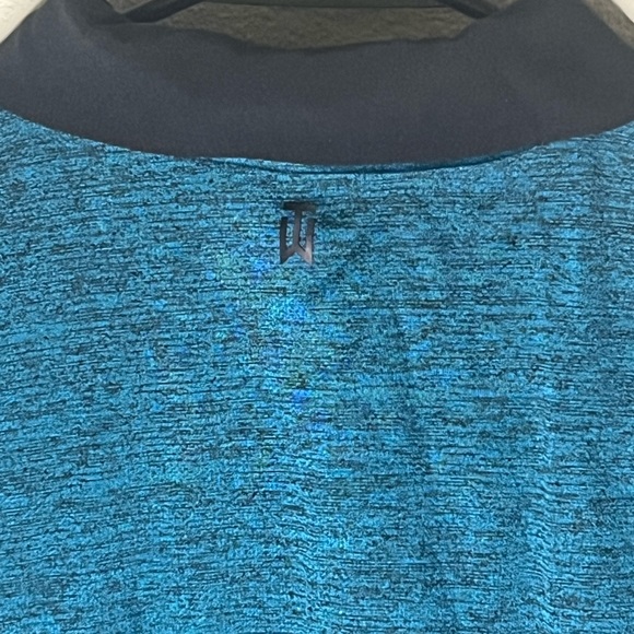 Nike Tiger Woods Polo with Waldorf Astoria - Picture 3 of 3